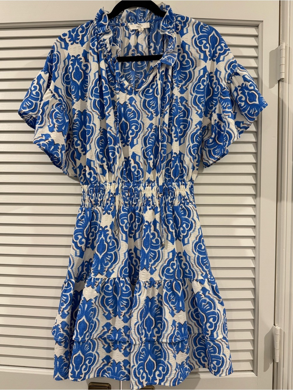 entro Blue and White Patterned Short-Sleeve Ruffle Neck Dress